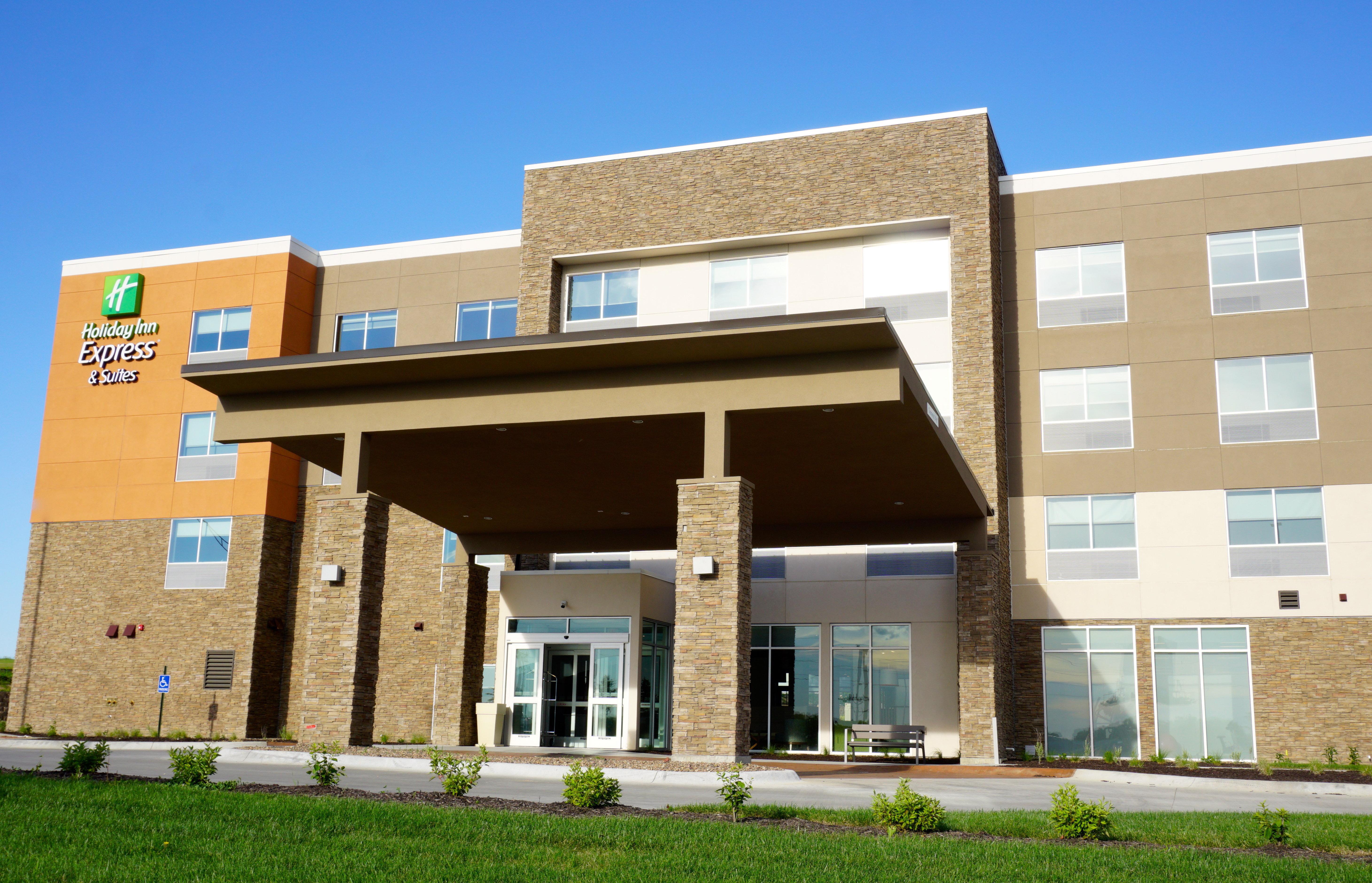Holiday Inn Express & Suites Omaha - Millard Area By Ihg Экстерьер фото