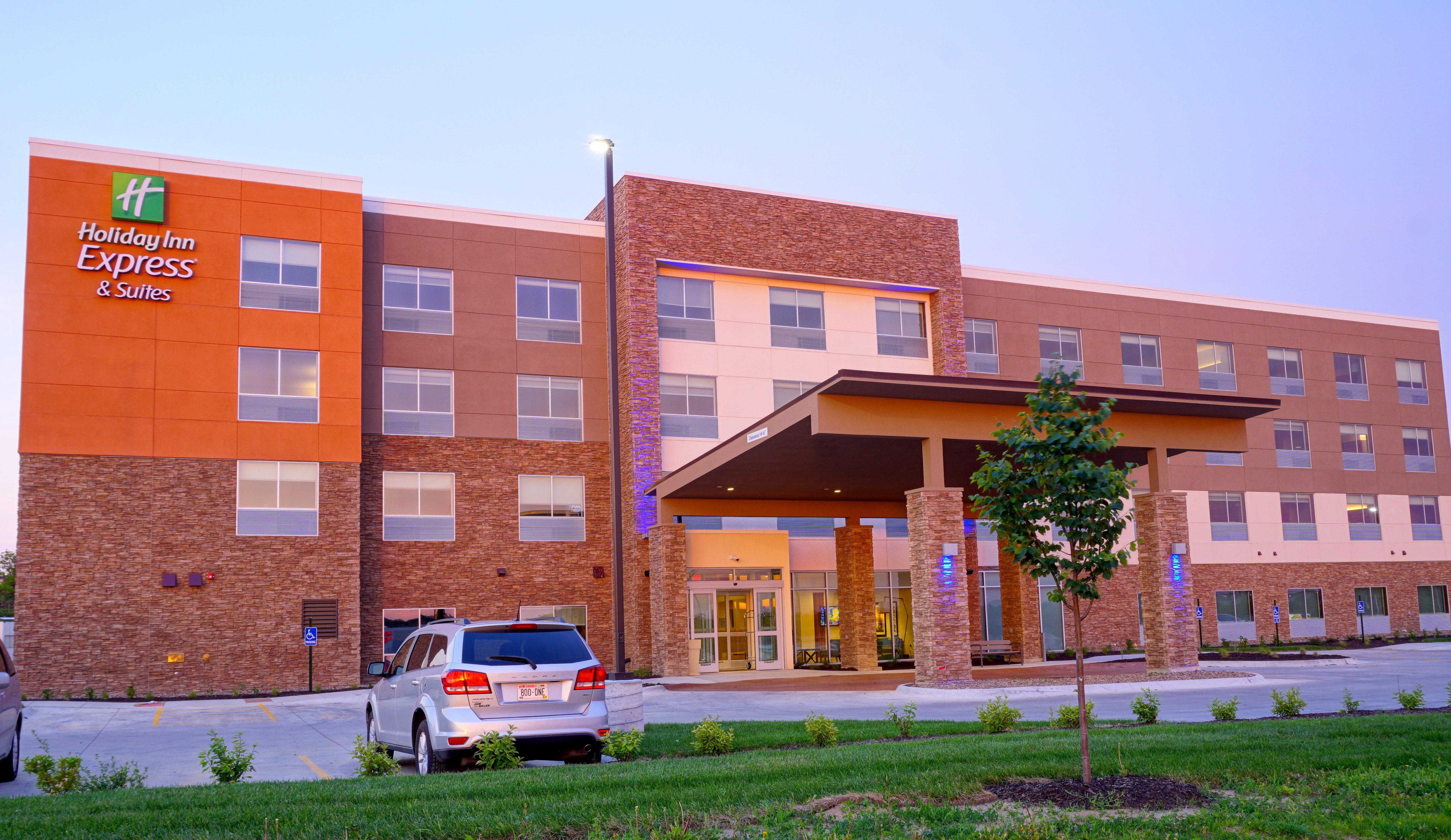 Holiday Inn Express & Suites Omaha - Millard Area By Ihg Экстерьер фото