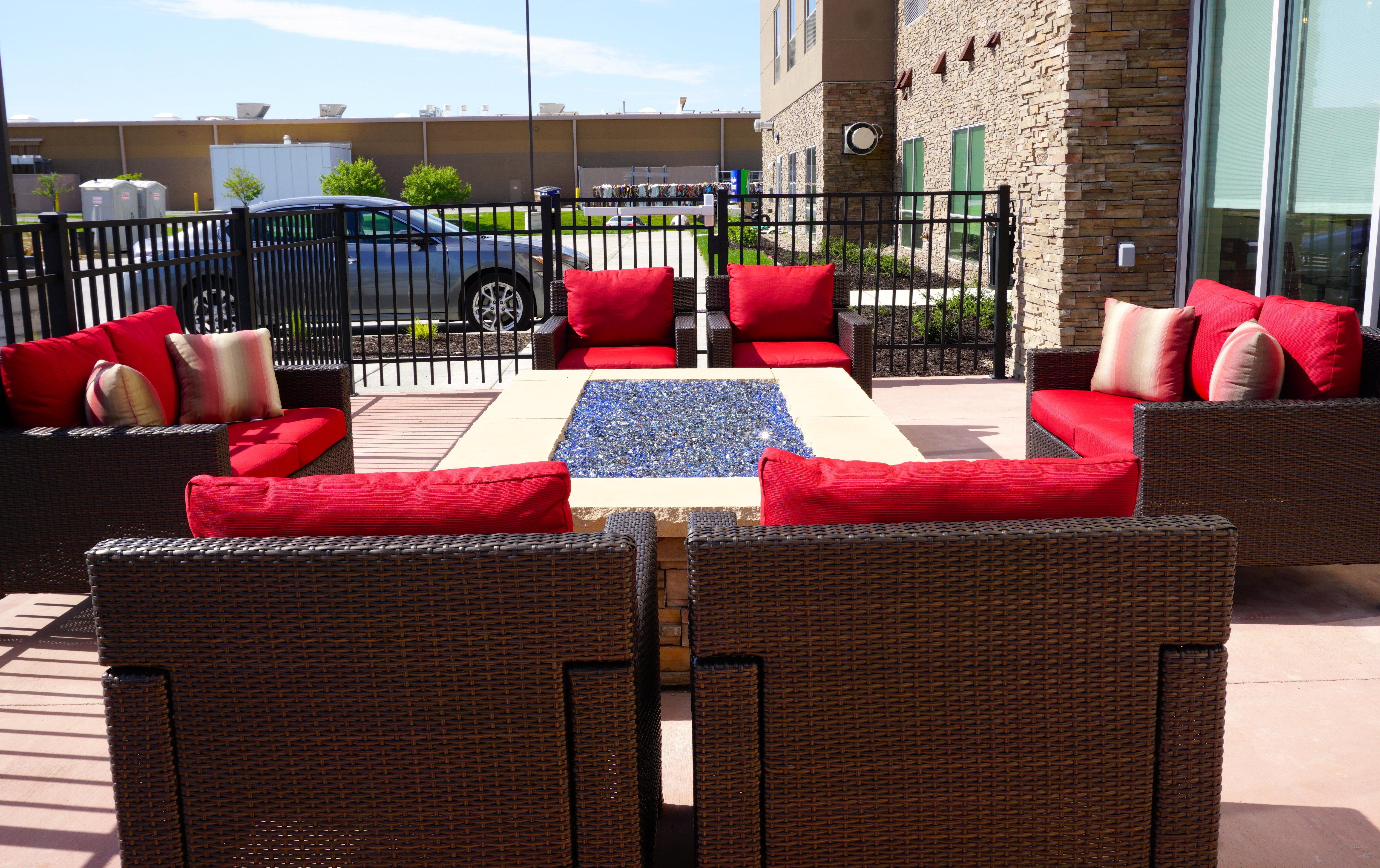 Holiday Inn Express & Suites Omaha - Millard Area By Ihg Экстерьер фото
