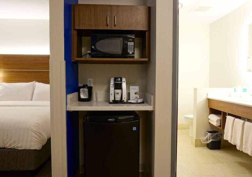 Holiday Inn Express & Suites Omaha - Millard Area By Ihg Экстерьер фото